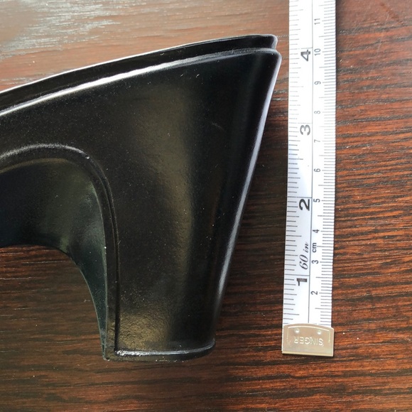 5/$25 Stuart Weitzman Sandals - Picture 5 of 8